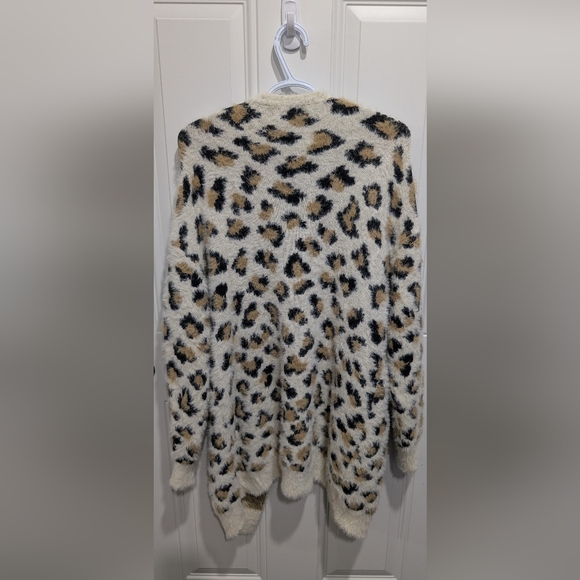 Molly Bracken Leopard Print Sweater - Cream and Black - Picture 3 of 5